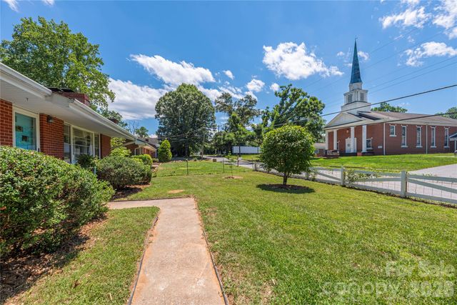 16 Oteen Church Road, Asheville, NC 28805