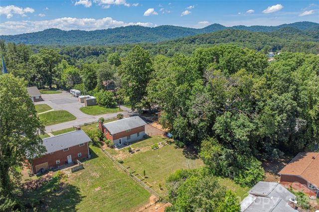 16 Oteen Church Road, Asheville, NC 28805