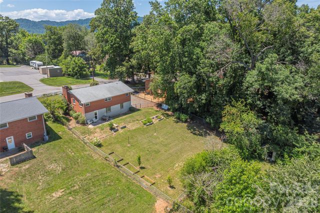16 Oteen Church Road, Asheville, NC 28805