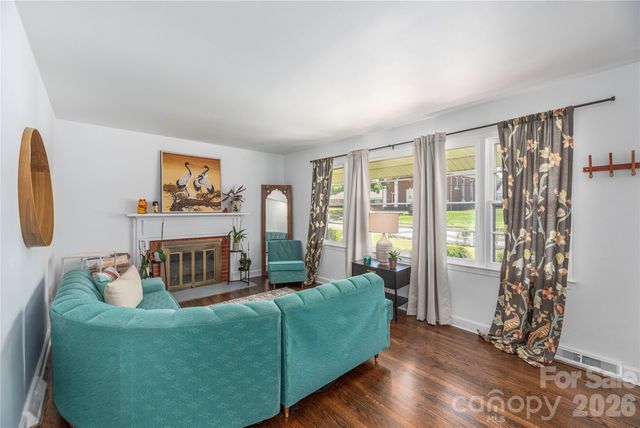 16 Oteen Church Road, Asheville, NC 28805