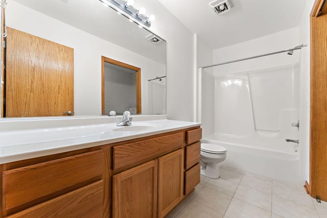 1376 Parke Drive, Crown Point, IN 46307