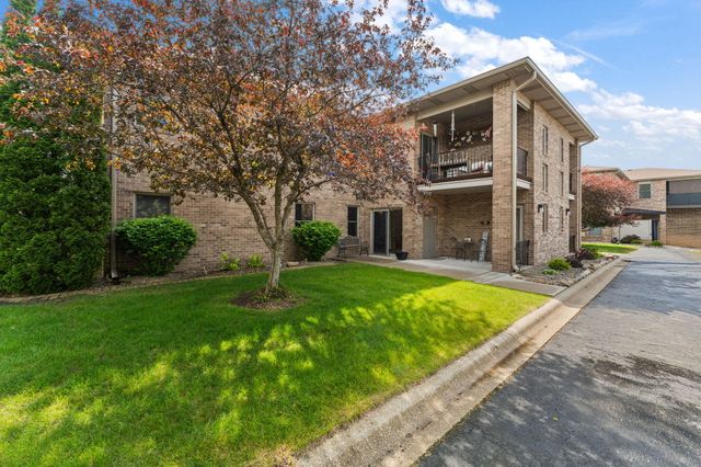 1376 Parke Drive, Crown Point, IN 46307