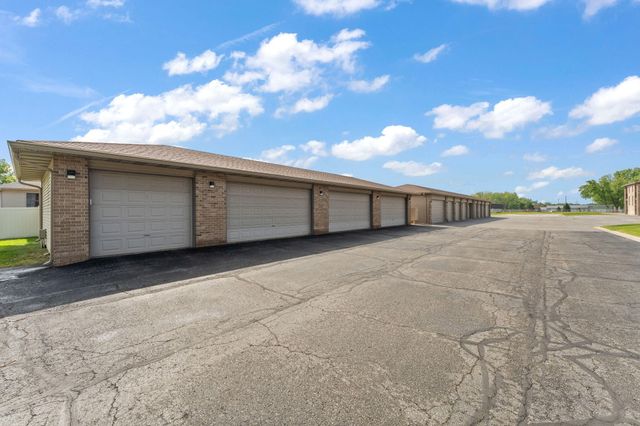 1376 Parke Drive, Crown Point, IN 46307