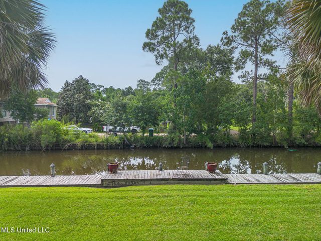 416 N Caribe Place, Gulfport, MS 39507