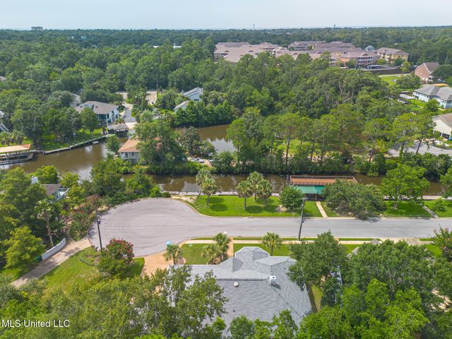 416 N Caribe Place, Gulfport, MS 39507