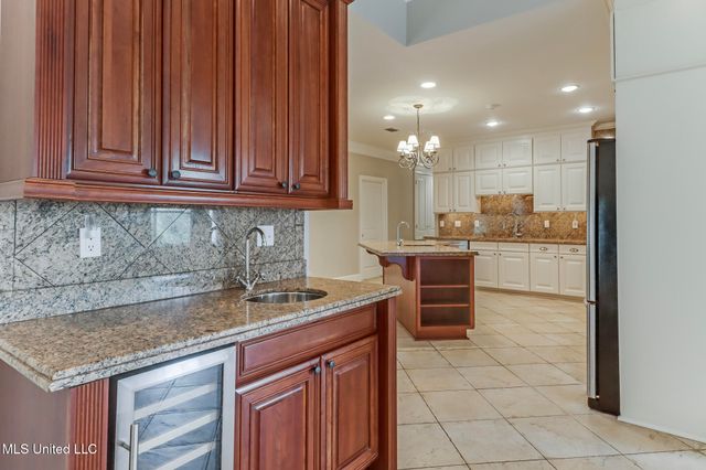416 N Caribe Place, Gulfport, MS 39507