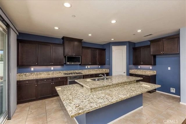 28690 Mahogany Trail Way, Menifee, CA 92584