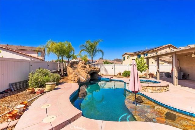 28690 Mahogany Trail Way, Menifee, CA 92584