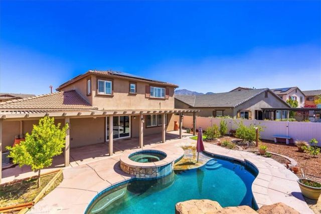 28690 Mahogany Trail Way, Menifee, CA 92584