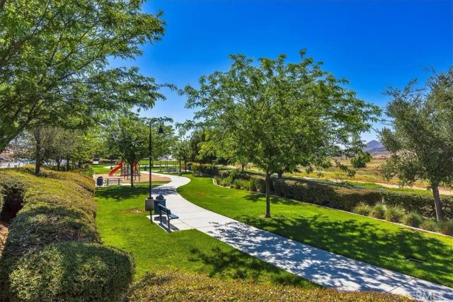 28690 Mahogany Trail Way, Menifee, CA 92584