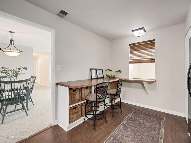 111 Acacia Drive 607, Indian Head Park, IL 60525