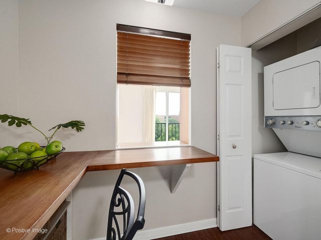 111 Acacia Drive 607, Indian Head Park, IL 60525