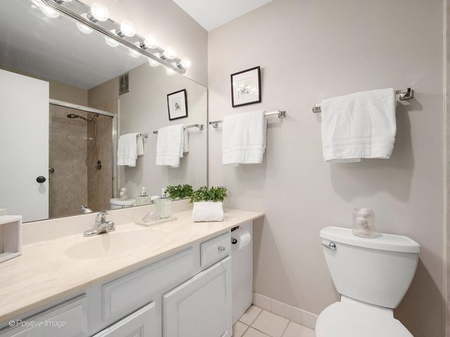 111 Acacia Drive 607, Indian Head Park, IL 60525