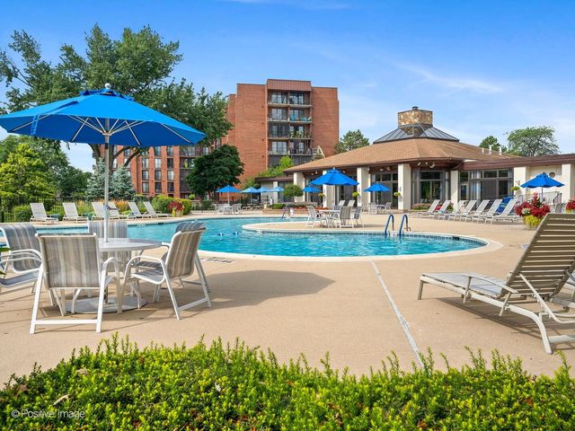 111 Acacia Drive 607, Indian Head Park, IL 60525