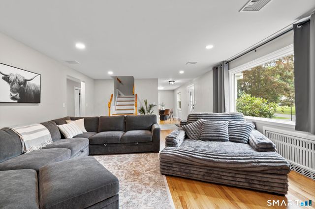 40 Rolling Ridge Road, Orange, CT 06477