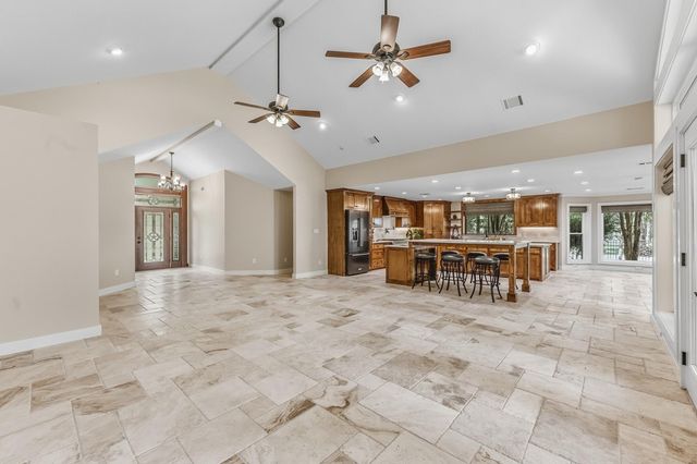 96 B John Kay Road, Huntsville, TX 77320