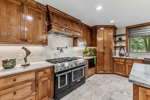 96 B John Kay Road, Huntsville, TX 77320