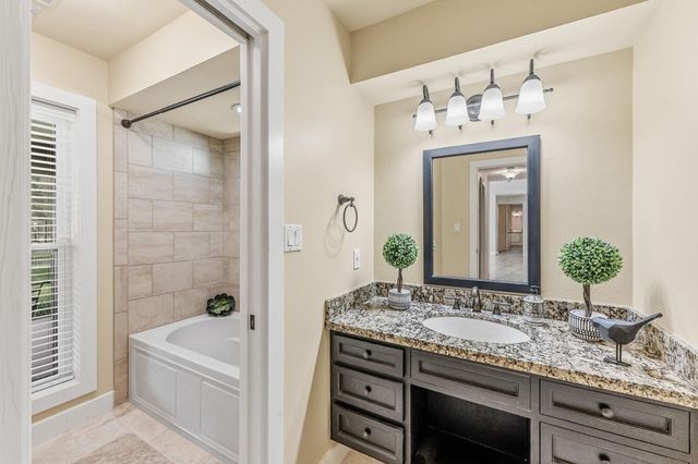96 B John Kay Road, Huntsville, TX 77320