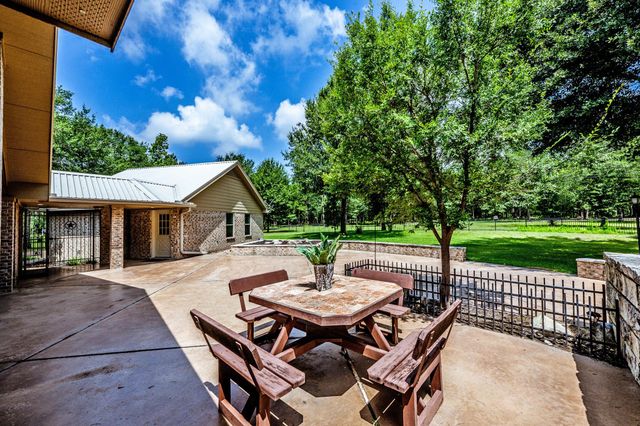 96 B John Kay Road, Huntsville, TX 77320