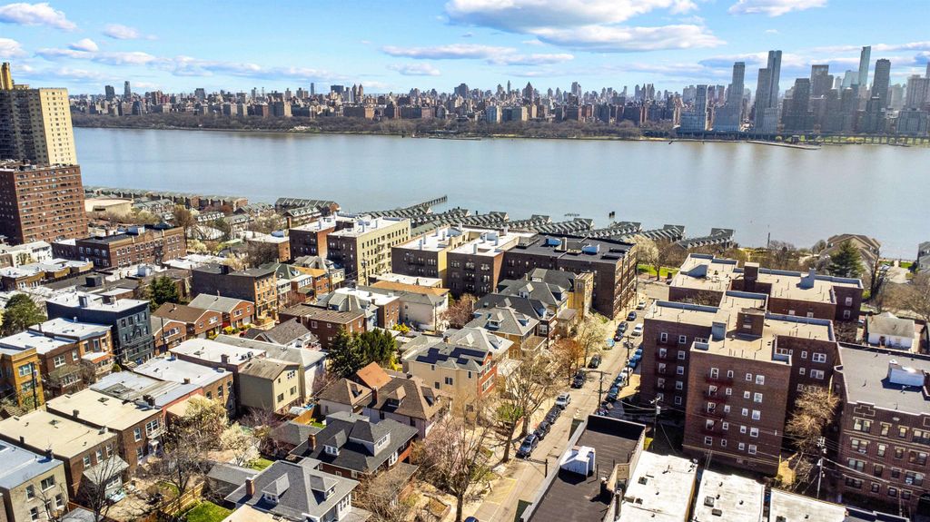 30 62ND ST, West New York, NJ 07093