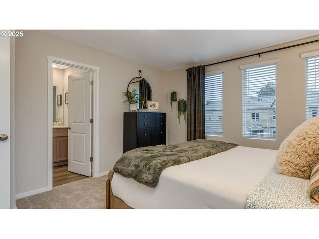 6247 Se 15th St, Gresham, OR 97080