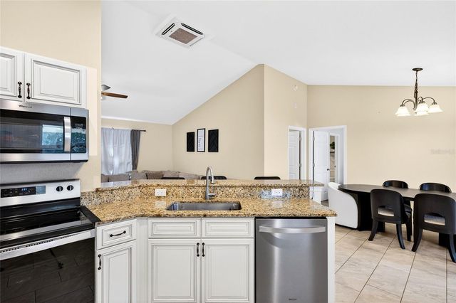 15303 SW 52ND CIRCLE, Ocala, FL 34473