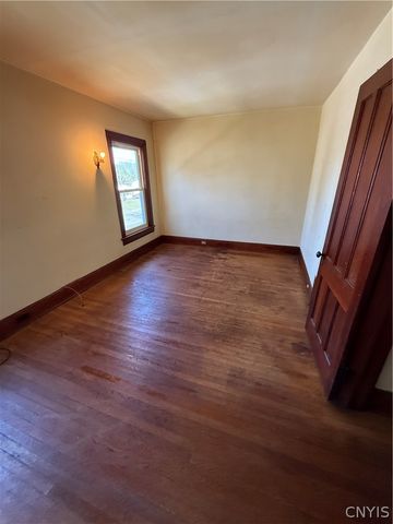 142 Franklin Street, Auburn, NY 13021