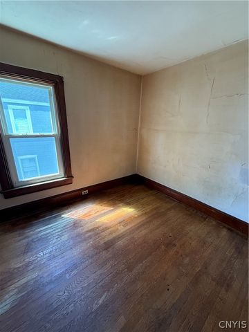 142 Franklin Street, Auburn, NY 13021