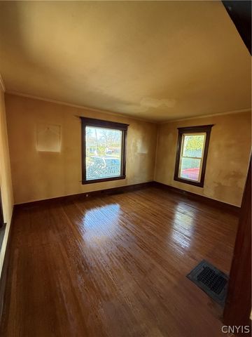 142 Franklin Street, Auburn, NY 13021