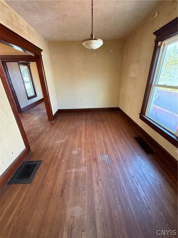 142 Franklin Street, Auburn, NY 13021