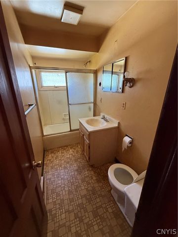 142 Franklin Street, Auburn, NY 13021