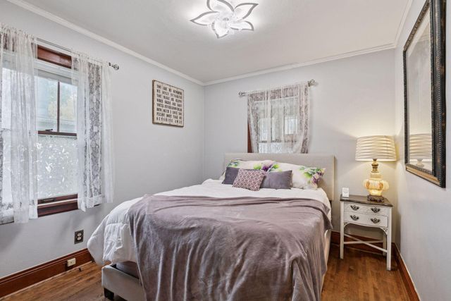 958 James Avenue, Saint Paul, MN 55102