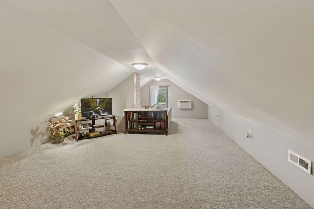 958 James Avenue, Saint Paul, MN 55102