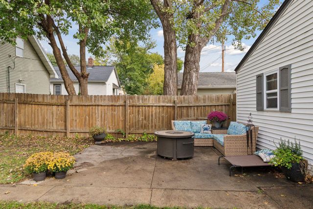 958 James Avenue, Saint Paul, MN 55102