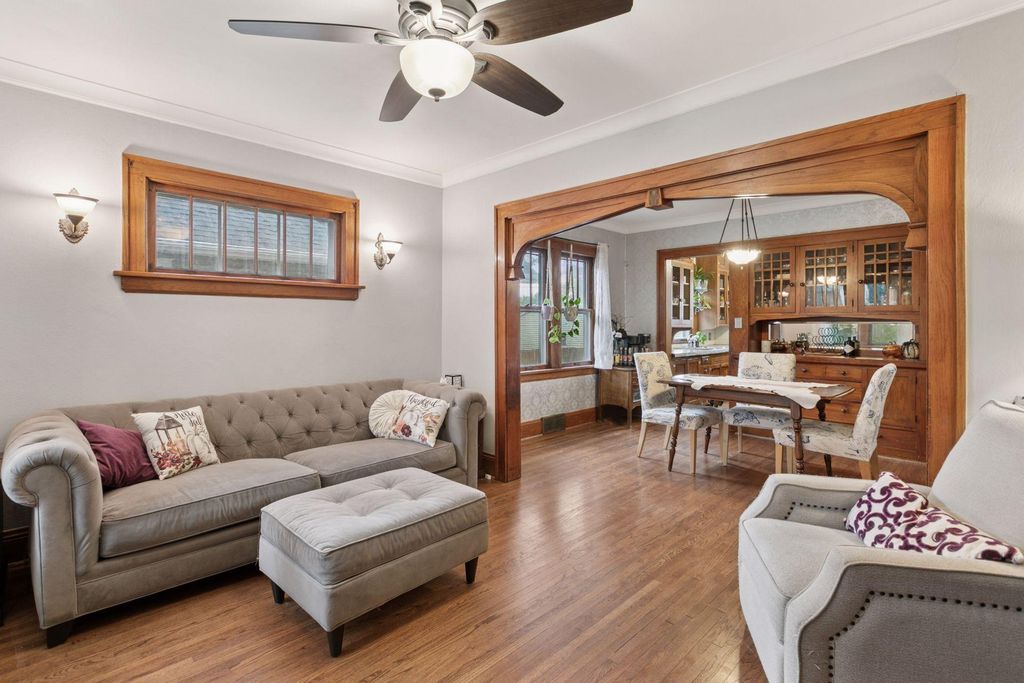 958 James Avenue, Saint Paul, MN 55102