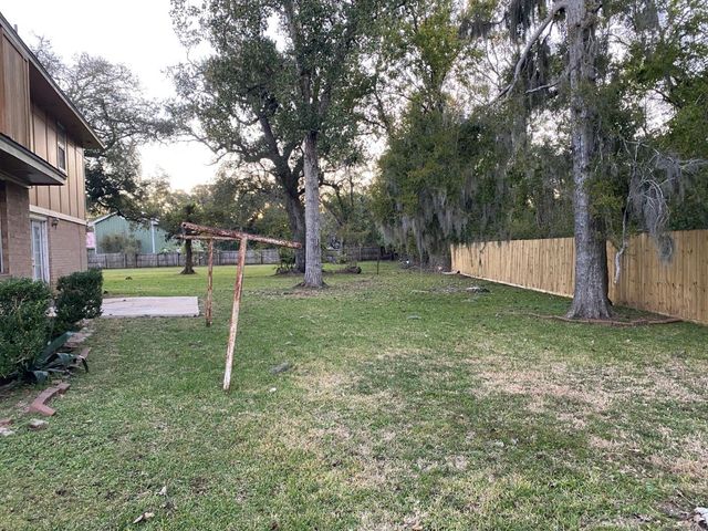 116 June Court, Richwood, TX 77531