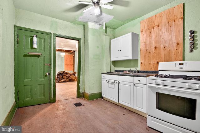 2210 W MASTER ST, Philadelphia, PA 19121