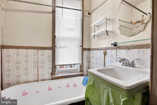 2210 W MASTER ST, Philadelphia, PA 19121