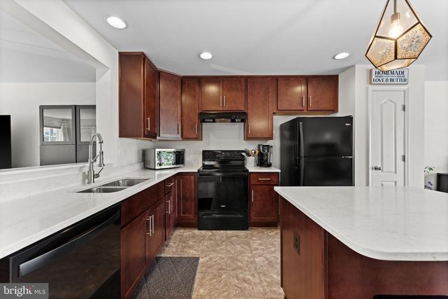 24 CECILY WAY, Ranson, WV 25438