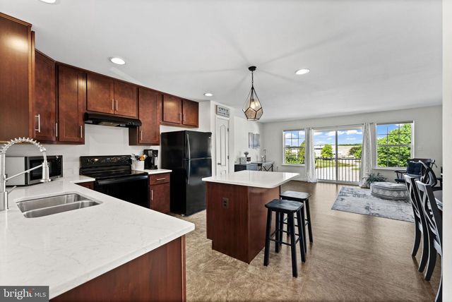 24 CECILY WAY, Ranson, WV 25438