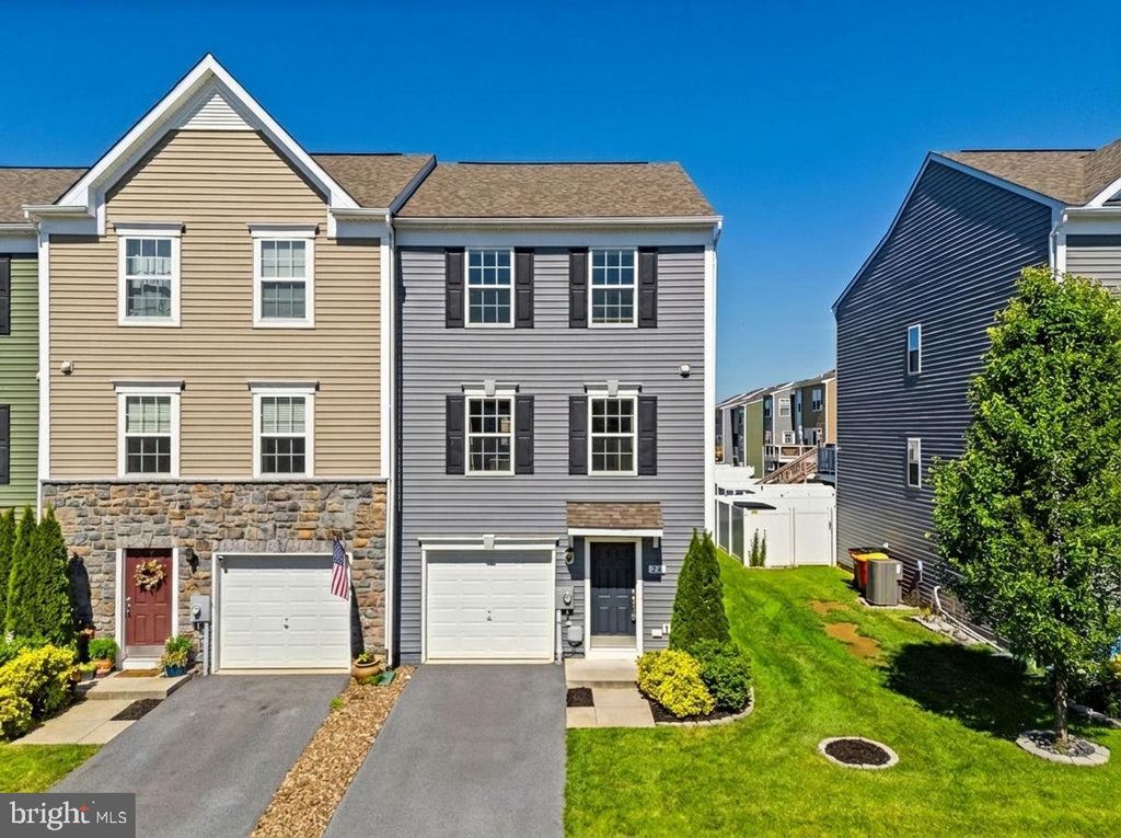 24 CECILY WAY, Ranson, WV 25438