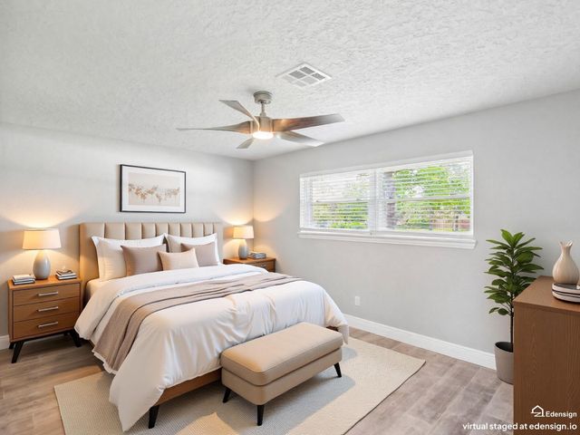 2921 Oak Drive, Dickinson, TX 77539