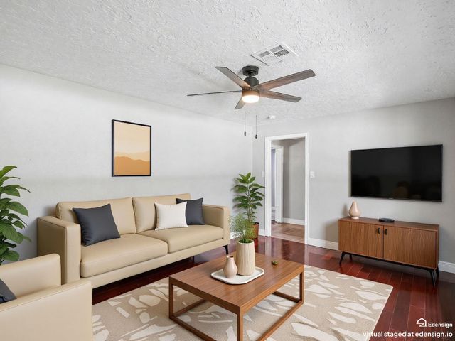 2921 Oak Drive, Dickinson, TX 77539