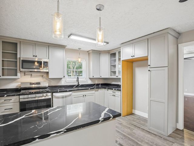 2921 Oak Drive, Dickinson, TX 77539