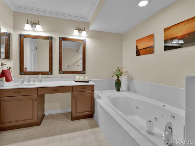 208 Ambridge Court 206, Chesterfield, MO 63017