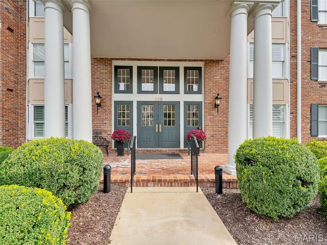 208 Ambridge Court 206, Chesterfield, MO 63017