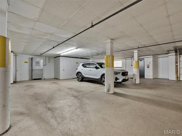 208 Ambridge Court 206, Chesterfield, MO 63017