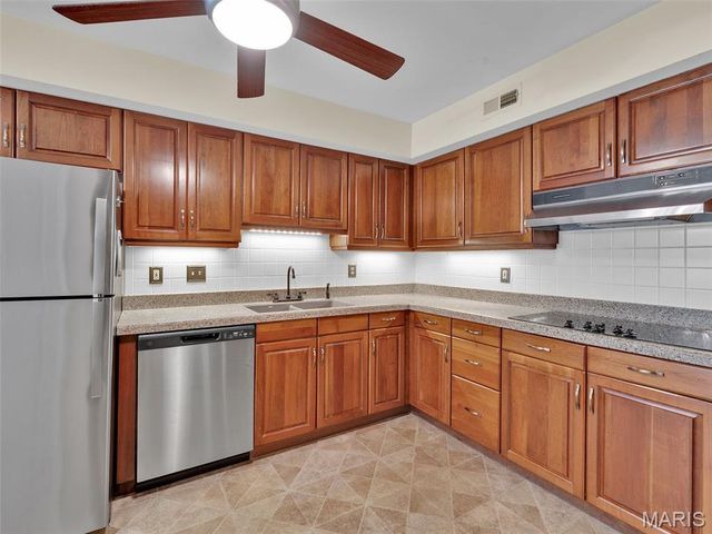 208 Ambridge Court 206, Chesterfield, MO 63017