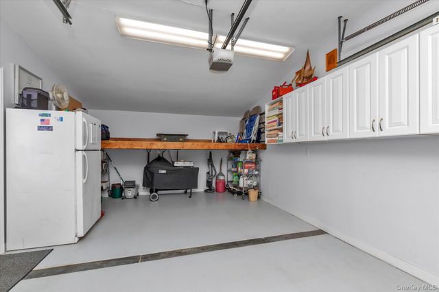 25 Bayview Avenue, Babylon, NY 11702