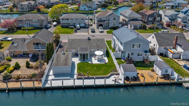 25 Bayview Avenue, Babylon, NY 11702